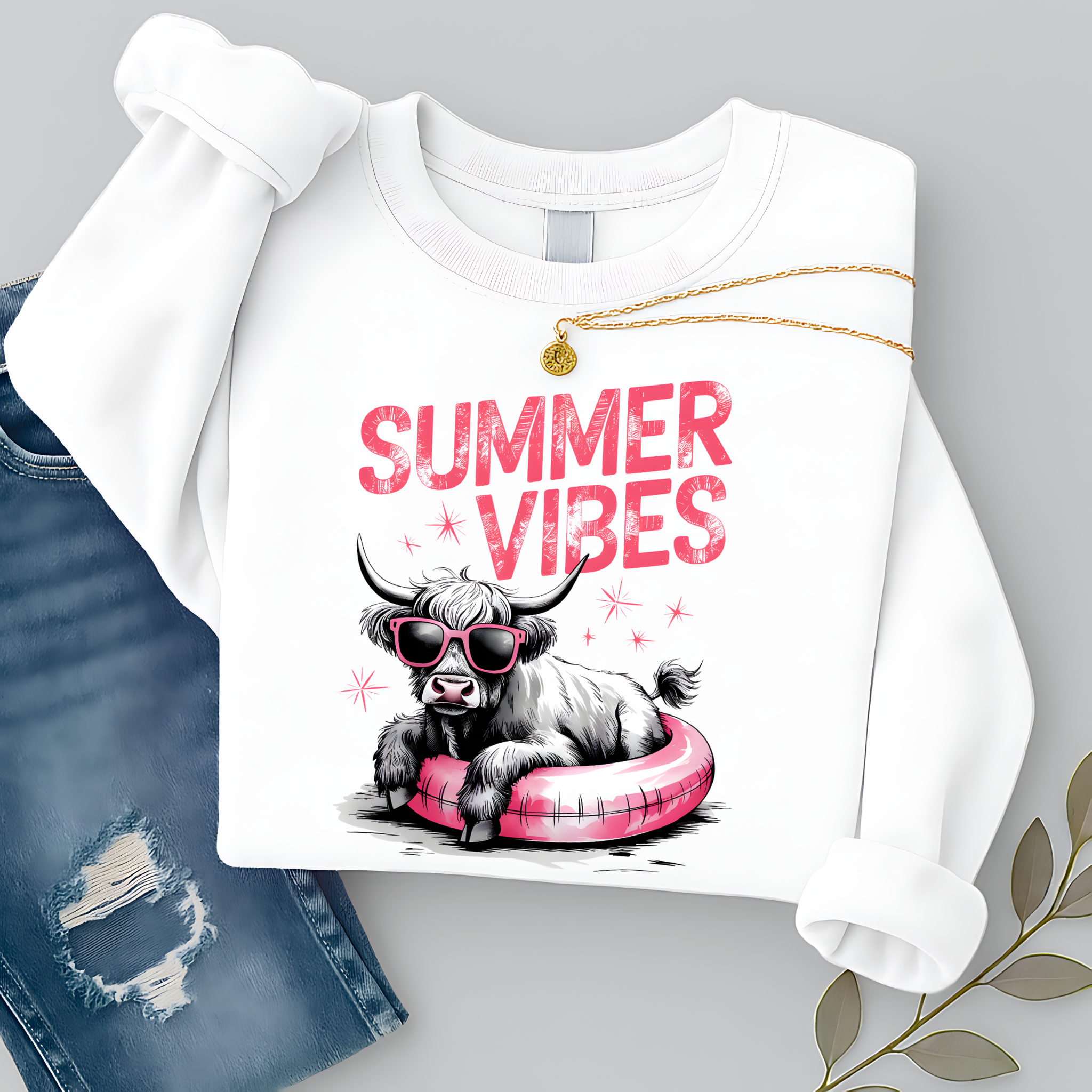 Summer Vibes Highland Cow – Retro Graphic