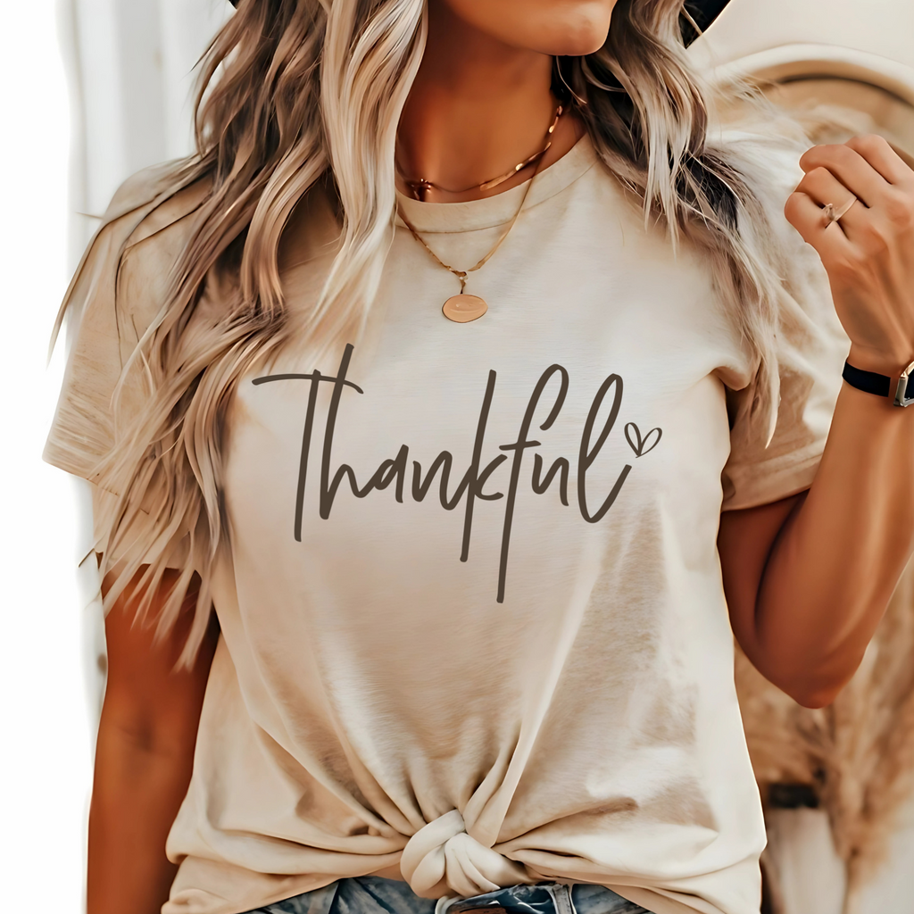 Thankful T-Shirt – Women’s Fall Graphic Tee | Thanksgiving & Friendsgiving Top