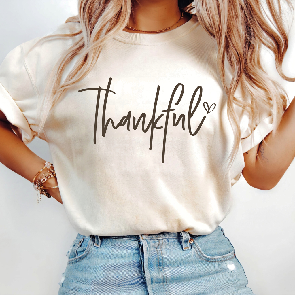 Thankful T-Shirt – Women’s Fall Graphic Tee | Thanksgiving & Friendsgiving Top